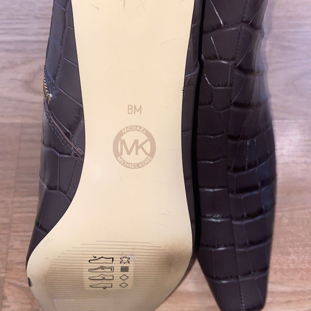 Michael Kors Womens Cosmo Croc-Embossed Kitten Heel Booties Chocolate size 8 NEW - Picture 9 of 10